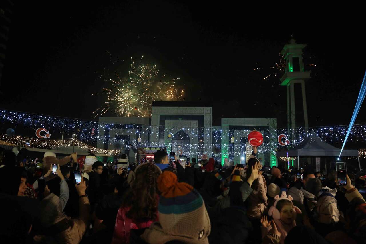 Konya’daki fener alayı kutlamaları renk cümbüşüne döndü 14
